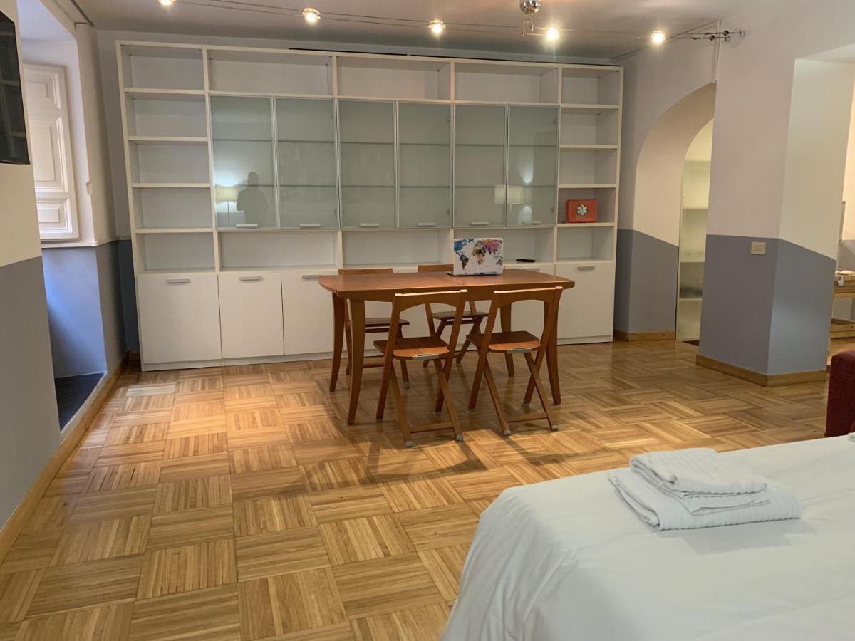 B&S Domus Colosseo Rzym Zewnętrze zdjęcie
